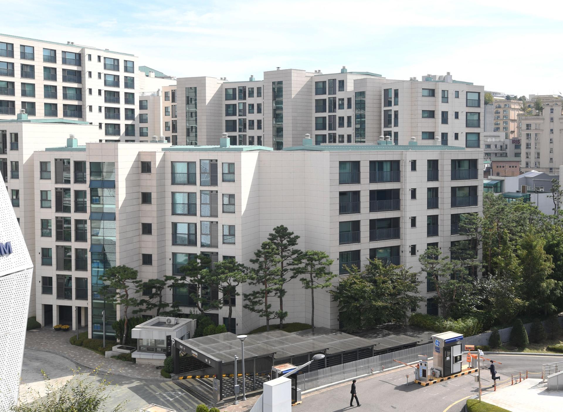 서울 용산구 한남더힐 완전 분석 — 시세·학군·교통·투자 전망 (2026)