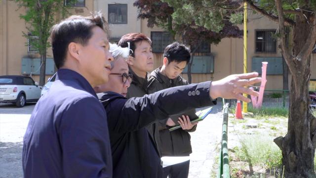 영화 '증발'. 왼쪽에서 두번째가 실종자 최준원의 아버지 최용진씨. 인디스토리 제공