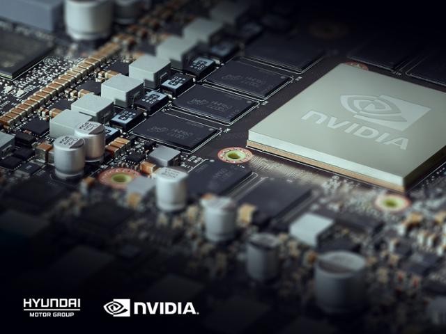 현대자동차그룹이 인공지능(AI) 컴퓨팅 기술 분야의 선도기업인 엔비디아(NVIDIA)와 협력해 2022년부터 전 차종을 커넥티드카로 출시한다고 10일 밝혔다. 사진은 '엔비디아 드라이브'가 설치된 현대차그룹의 차세대 커넥티드카 운영체제(ccOS). 현대차그룹 제공