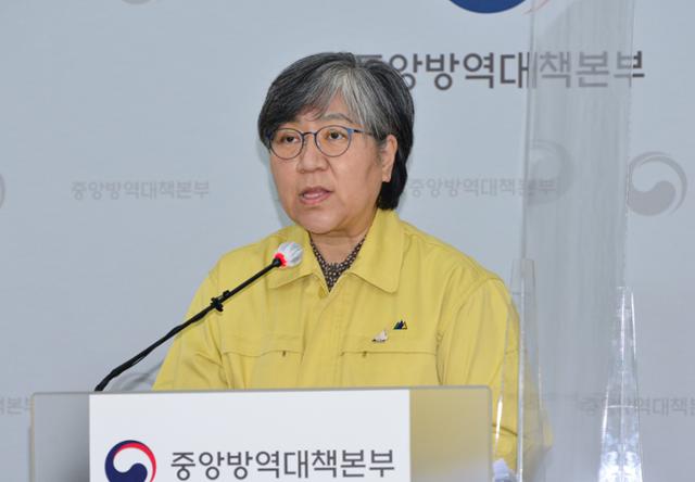 정은경 질병관리청 중앙방역대책본부 본부장이 16일 충북 청주 오송 질병관리청에서 코로나19 현황과 대응에 대한 브리핑을 열고 있다. 질병관리청 제공