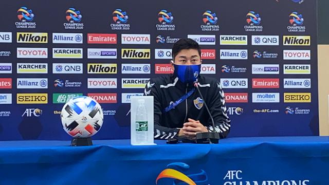 울산 김도훈 감독이 카타르 도하의 에듀케이션 시티 스타디움에서 열린 2020 AFC ACL F조 조별예선 3차전 퍼스글로리와의 경기 후 기자회견에서 질문에 답하고 있다. 프로축구연맹 제공