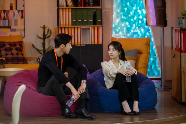 '스타트업' 배수지,남주혁이 3년 만의 재회가 포착됐다.tvN 제공