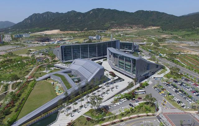 충남도청. 한국일보 자료사진