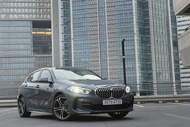 BMW 1 시리즈 해치백은 여전히 매력적인 효율성을 과시한다.