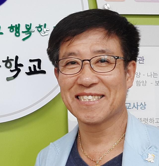 수필가 송태규 원광중학교장