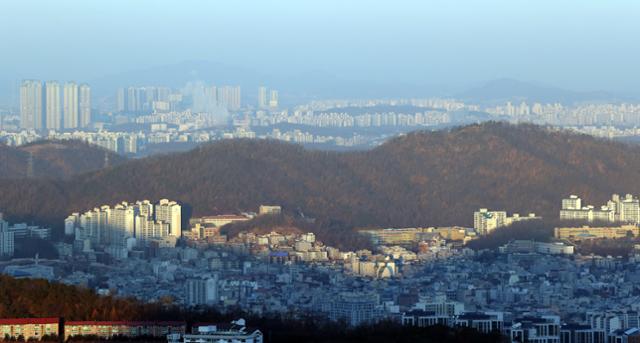 16일 서울 외곽과 고양시 아파트 모습. 연합뉴스