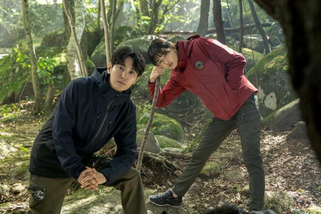 tvN 드라마 '지리산'은 31일까지 촬영을 멈췄다. 코로나19 확산에 따른 조치다. 에이스토리 제공