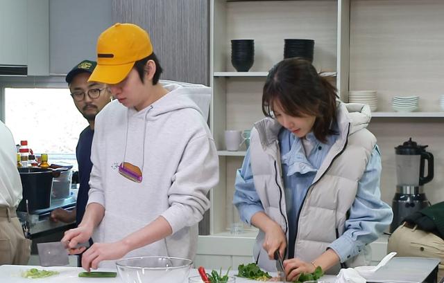 ‘맛남의 광장’이 배우 이지아와 함께 시금치 농가를 다시 찾는다. SBS 제공