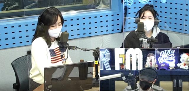 진지희 최예빈(오른쪽부터 차례로)이 SBS 파워FM '이준의 영스트리트'에서 게스트로 활약했다. 보이는 라디오 캡처