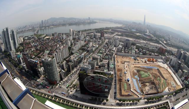 강남구 삼성동과 송파구 잠실동 일대. 오른쪽 아래가 현대차 글로벌비즈니스센터(GBC) 부지다. 연합뉴스