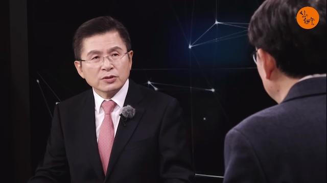 황교안 전 국민의힘 대표가 유뷰브 방송 '신의한수'에 출연해 발언하고 있다. '신의한수' 유튜브 캡처