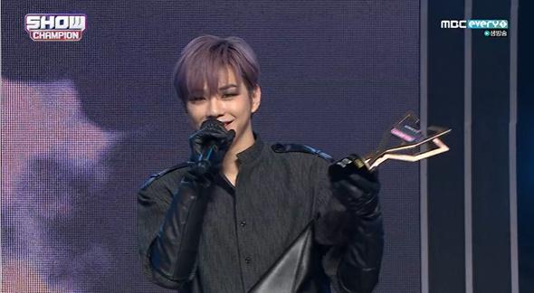 강다니엘이 MBC에브리원 '쇼! 챔피언'에서 '파라노이아'로 1위를 차지했다. 방송 캡처