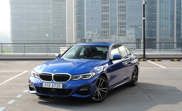 BMW 330i M 스포츠 패키지