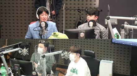 홍진경과 그리가 KBS 쿨FM '윤정수 남창희의 미스터라디오'에서 게스트로 활약했다. 보이는 라디오 캡처