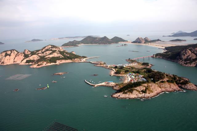 전북 군산시 옥도면 고군산군도개발지역인 선유도와 장자도 전경.