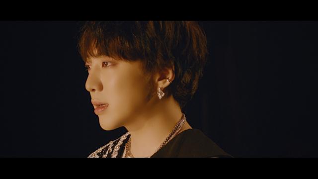 위너 강승윤의 솔로 정규 1집 타이틀곡 '아이야 (IYAH)' 뮤직비디오 일부가 베일을 벗었다. YG엔터테인먼트 제공