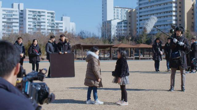 아역배우 웅비의 '눈물'을 위한 여정을 그린 '아역배우 박웅비' 스틸컷. 퍼플레이 제공