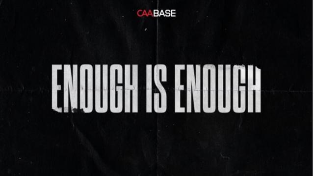 인종차별에 반대하는 'Enough is enough' 캠페인 모습.