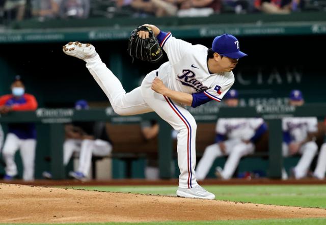 텍사스 양현종이 27일 알링턴 글로브라이프필드에서 열린 2021 MLB 로스앤젤레스 에인절스와 경기에서 역투하고 있다. 텍사스=USA투데이스포츠 연합뉴스