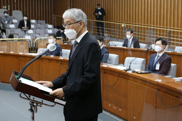 천대엽 대법관 후보자가 28일 오전 서울 여의도 국회에서 열린 인사청문회에서 모두발언을 하고 있다. 오대근 기자