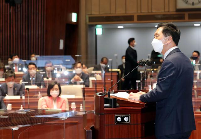 김기현 국민의힘 당대표 권한대행이 6일 오전 서울 여의도 국회에서 열린 국민의힘 긴급의원총회에 참석해 발언하고 있다. 공동취재단