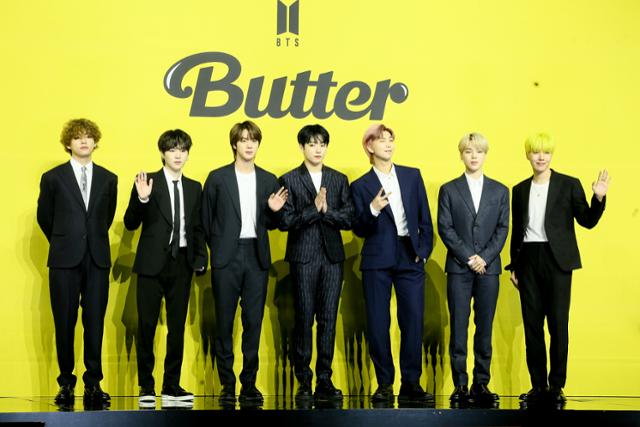 방탄소년단은 21일 오후 서울 송파구 방이동 올림픽공원 올림픽홀에서 새 싱글 'Butter'(버터) 발매 기념 글로벌 기자간담회를 개최했다. 한국일보 자료사진