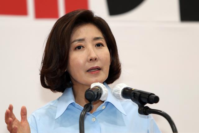 나경원 "이준석, 할당제 수혜자면서 폐지한다? 모순적 사다리 차기" - Vimarsana News
