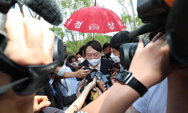 윤석열을 향한 취재열기. 연합뉴스