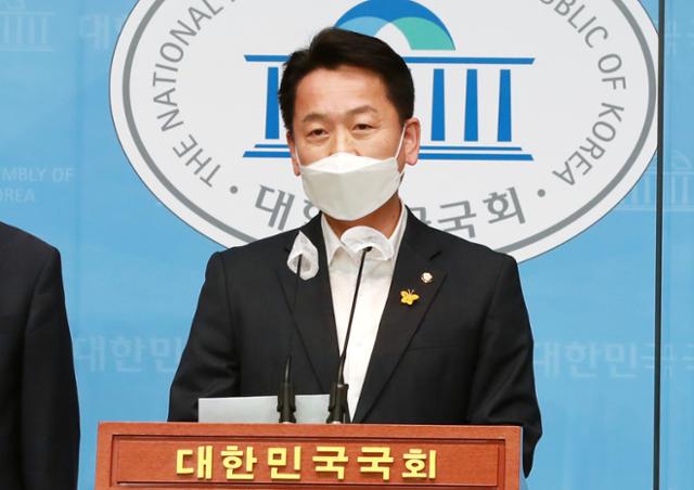 더불어민주당 초선 의원 모임 '더민초'의 운영위원장인 고영인 의원. 오대근 기자