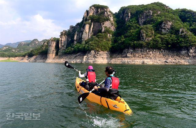 제천 청풍호 옥순봉 카약 체험. 최흥수 기자