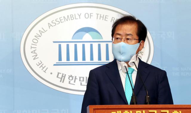 '복당' 홍준표 "X파일, 윤석열이란 신상품 반품할지 검증하는 단계" - Vimarsana News