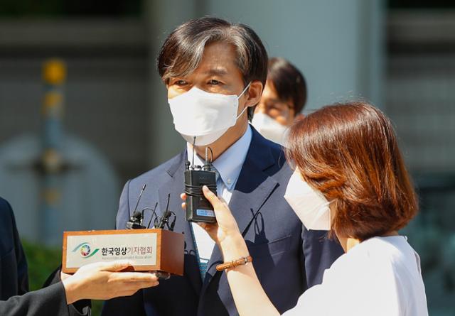 "조국 딸, 유리한 증언해 줄 친구들 연락 안 받아 힘들어 했다" - Vimarsana News