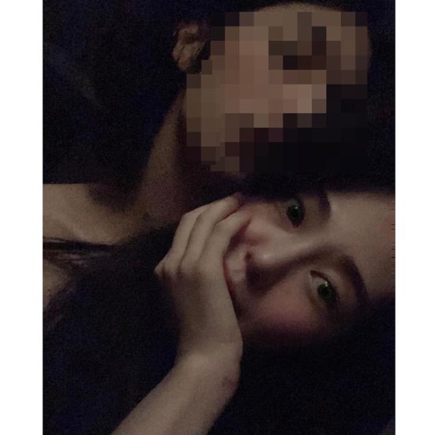 권민아가 남자친구로 추정되는 남성과 찍은 사진을 공개했다. 권민아 SNS 제공