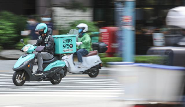 대구경북에서 소상공인의 부담을 줄이기 위한 공공 배달앱이 곧 선보인다. 연합뉴스