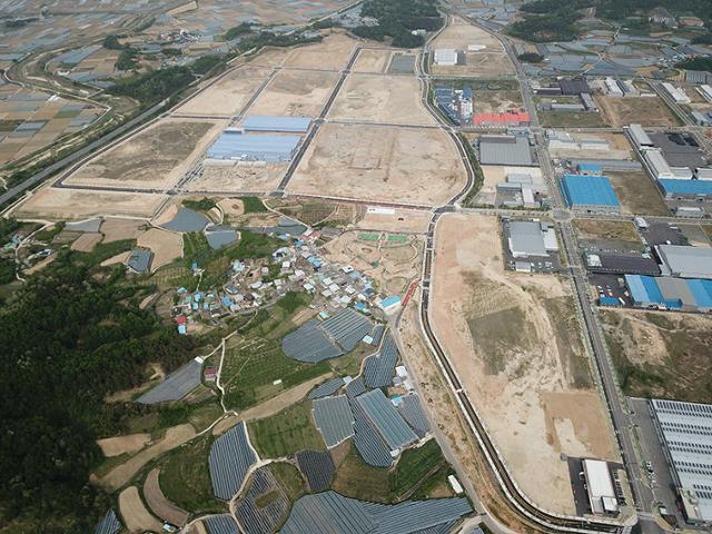 김천1 일반산업단지(3단계) 부지인 어모면 남산리·다남리 일대 산업용지 전경. 김천시 제공