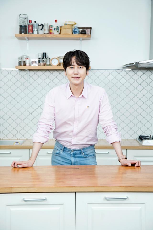 규현이 '백종원의 국민음식 - 글로벌 푸드 편'의 온라인 제작발표회에 참석했다. JTBC 제공