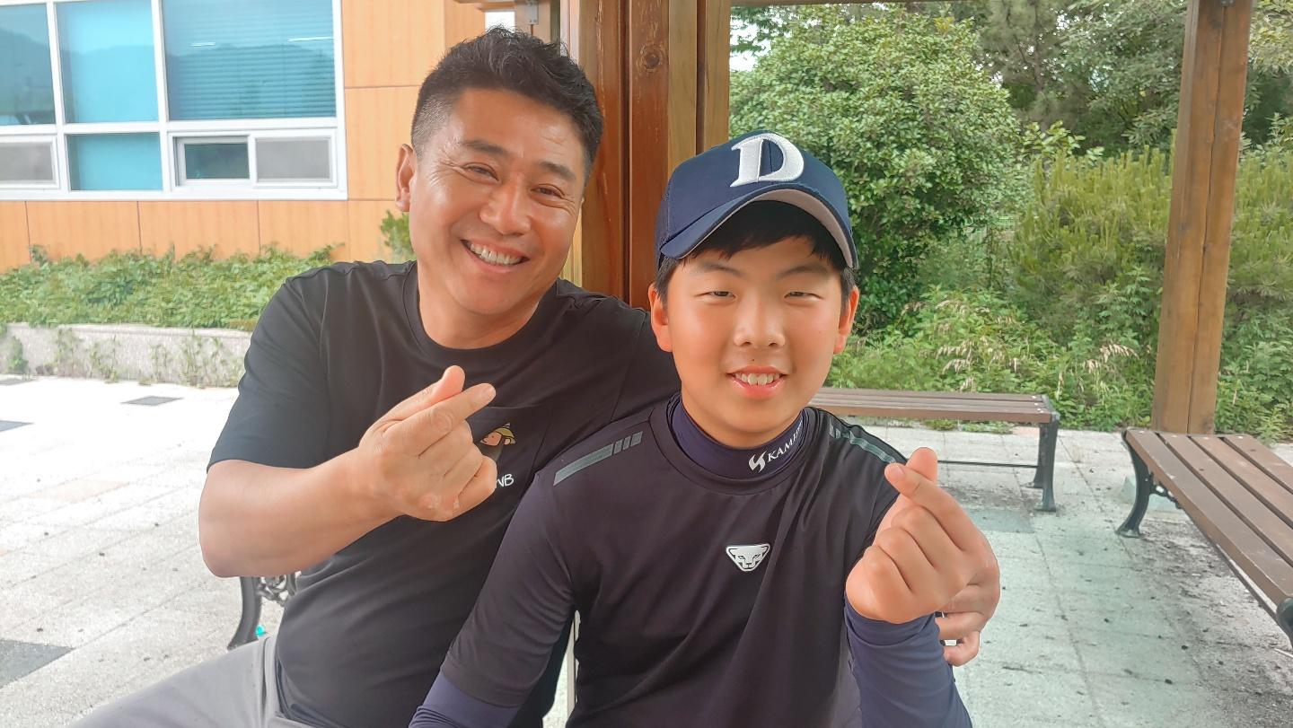'부산의 심장' 박정태를 다시 일으켜 세운 한 소년의 열정 - Vimarsana News