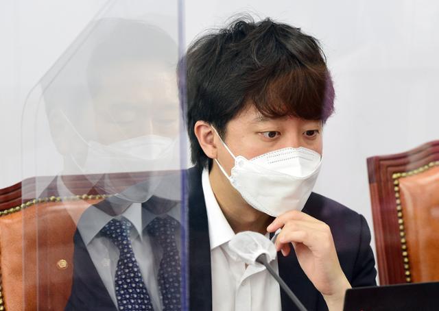 '통일부 폐지론' 불 붙인 이준석에...與野 모두 "그만해라" - Vimarsana News