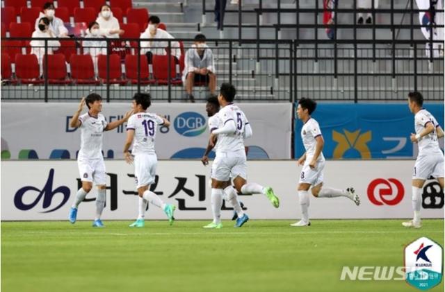 K리그2 FC안양이 김천상무를 대파하고 선두 탈환에 성공했다. 프로축구연맹 제공.