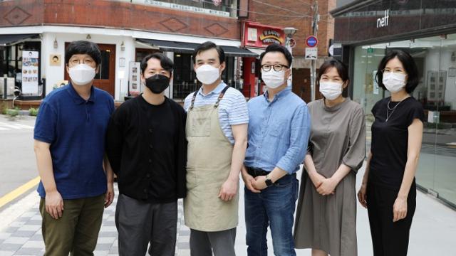 '학생과 상인이 함께 만드는 역곡 대학로 문화 특구 프로젝트’ 참여 가톨릭대 교수 및 역곡동 대학로 상인회 관계자