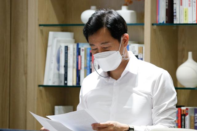 오세훈, 정세균 향해 "뒤로 숨어 정부 비판? 미안한 마음 들면 글 내려라" - Vimarsana News