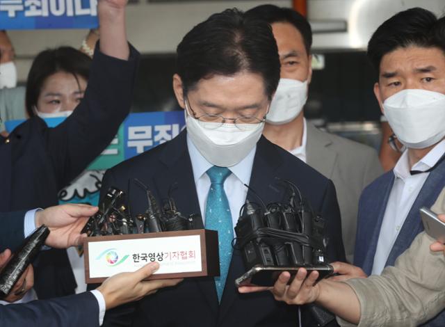 '친문 적자' 김경수 유죄 확정... 與 "납득 안돼" vs 野 "문 대통령 사과해야" - Vimarsana News