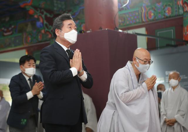 이낙연 "왜 저만 잘못했다 하나…이재명의 '백제 발언' 상식적 문제 제기" - Vimarsana News