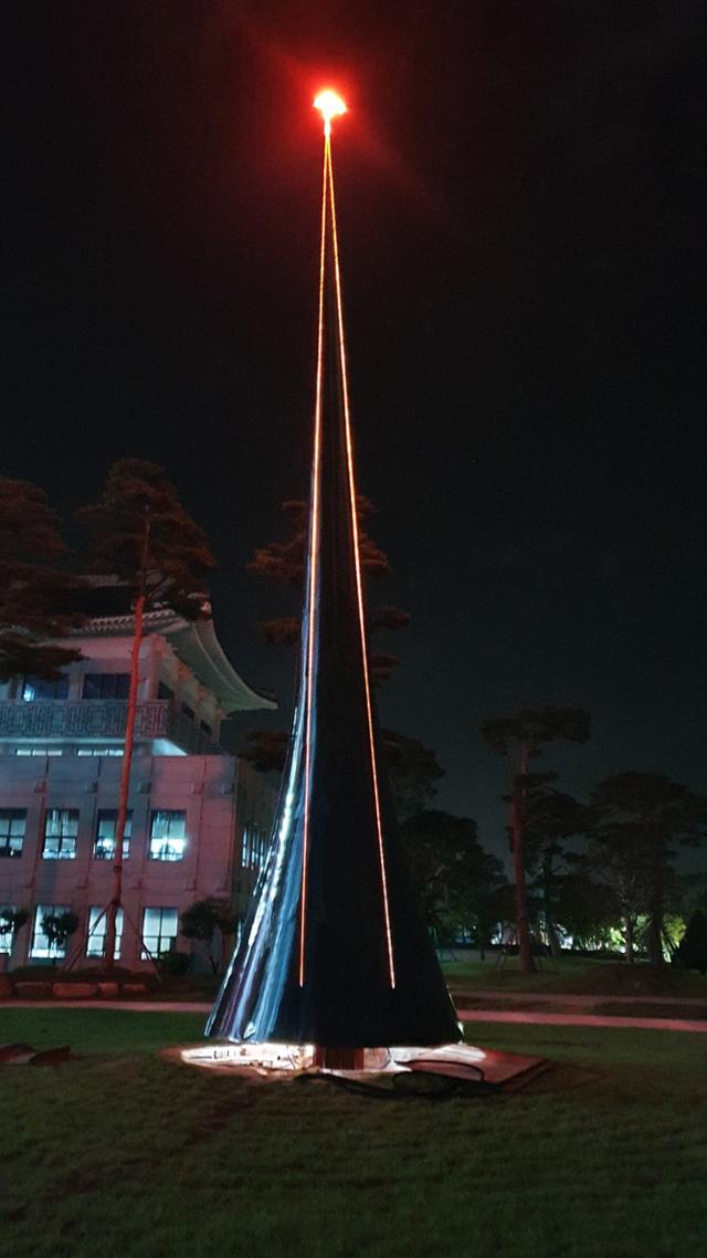 경북도청 앞마당 통합신공항 활주로 조형물. 경북도 제공