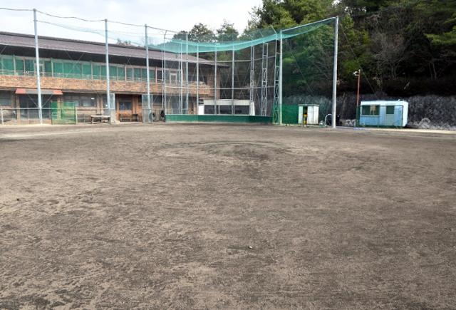 교토국제고등학교 야구장. 규모가 작아 외야 훈련이 불가능하다. 일주일에 한번씩 후시미시에 있는 야구장에 가서 외야 훈련을 한다. 교토국제고 제공.