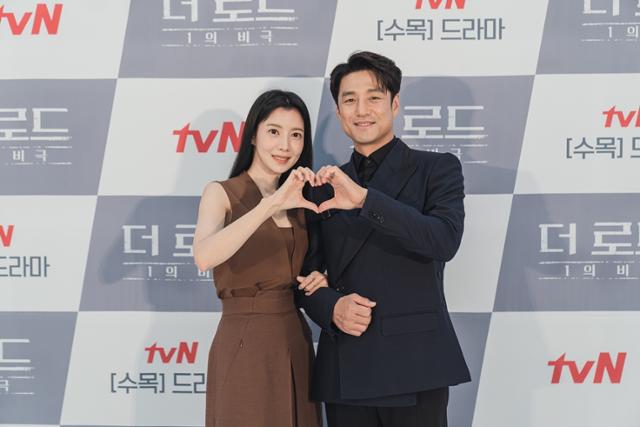 '더 로드' 주역들이 제작발표회를 통해 작품에 대한 이야기를 나눴다. tvN 제공