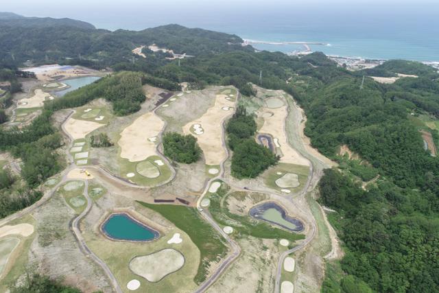 경북 울진군이 매화면 오산리 산 26번지 일대 18홀(면적 121만9,740㎡) 규모로 조성 중인 골프장 마린CC 전경. 울진군 제공