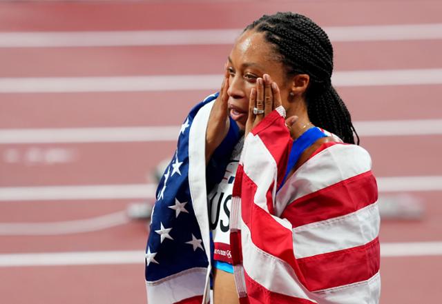 미국 육상 필릭스, 1,600m 계주 우승…올림픽 11번째 메달 수확