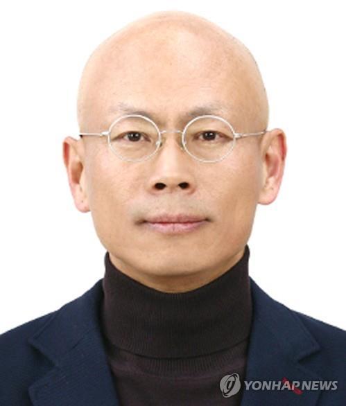 '문재인 정부 비판' 前 문체부 국장, 파면취소 승소 - Vimarsana News