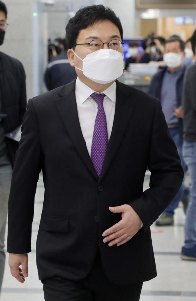 '이스타항공 횡령·배임' 이상직 의원 재판 불출석…"교도소 코로나 때문" 사유서 제출 - Vimarsana News